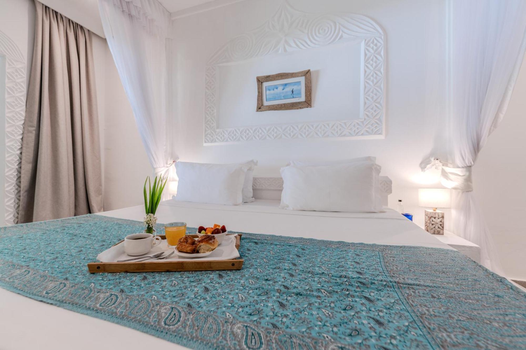 होटल Nomad Diani Beach